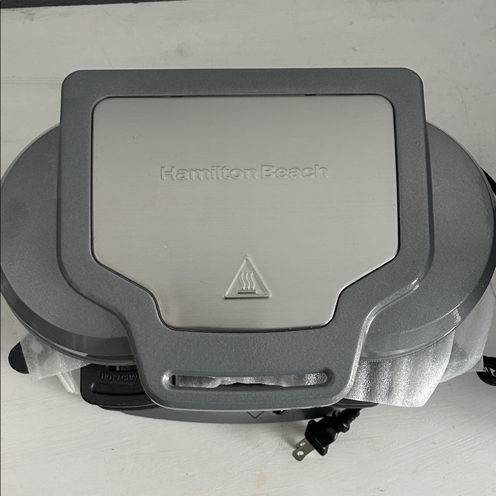 Hamilton Beach Dual Breakfast Sandwich Maker - Picture 2 of 2